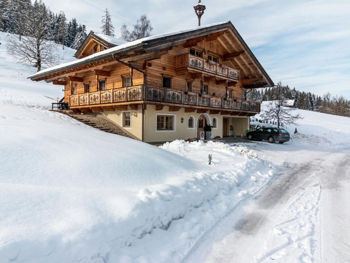 Villa On A Courtyard Near The Ski Area In Salzburg Ебен им Понгау Екстериор снимка